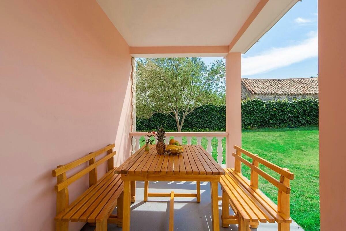 Vacation House Maslina Rupalj Zewnętrze zdjęcie
