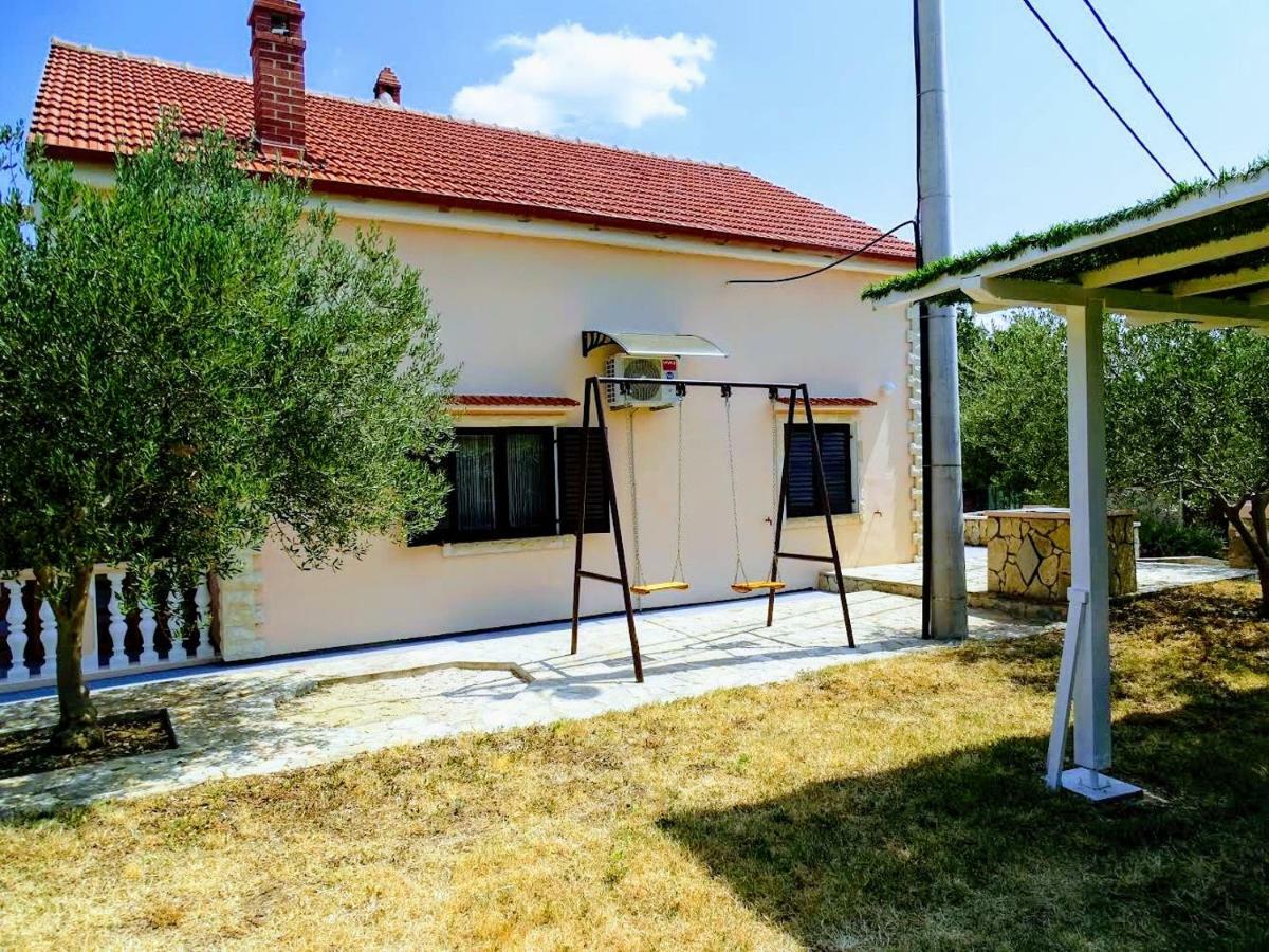 Vacation House Maslina Rupalj Zewnętrze zdjęcie
